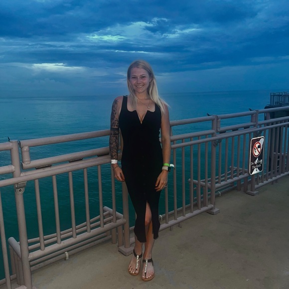 Meet your Posher, Alyssa - Picture 1 of 1